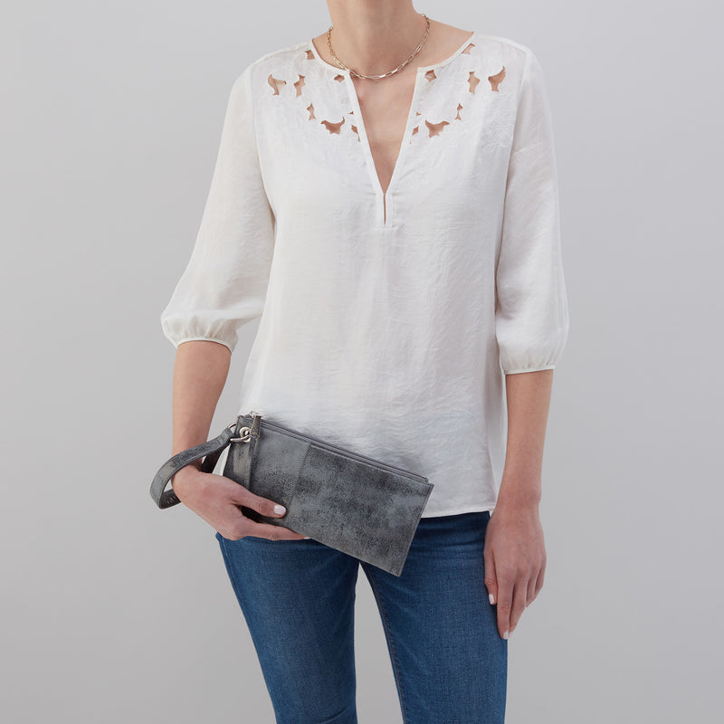 Vida Wristlet in Buffed Leather - Grey