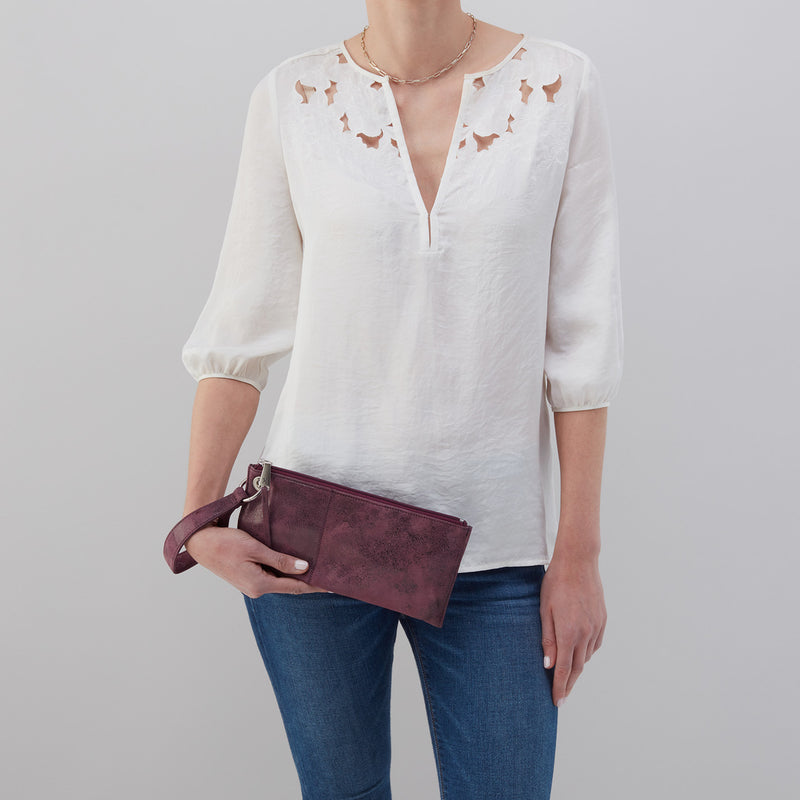 Vida Wristlet in Buffed Leather - Plum