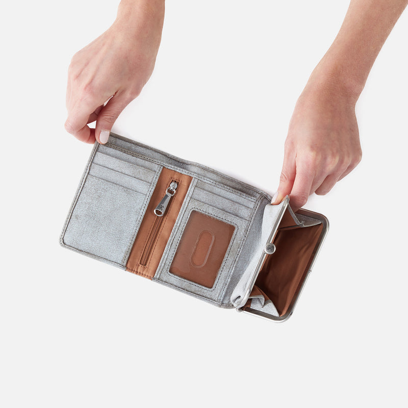 Robin Compact Wallet in Buffed Leather - Olive Oil