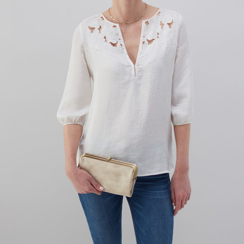 Lauren Clutch-Wallet in Metallic Leather - Gold