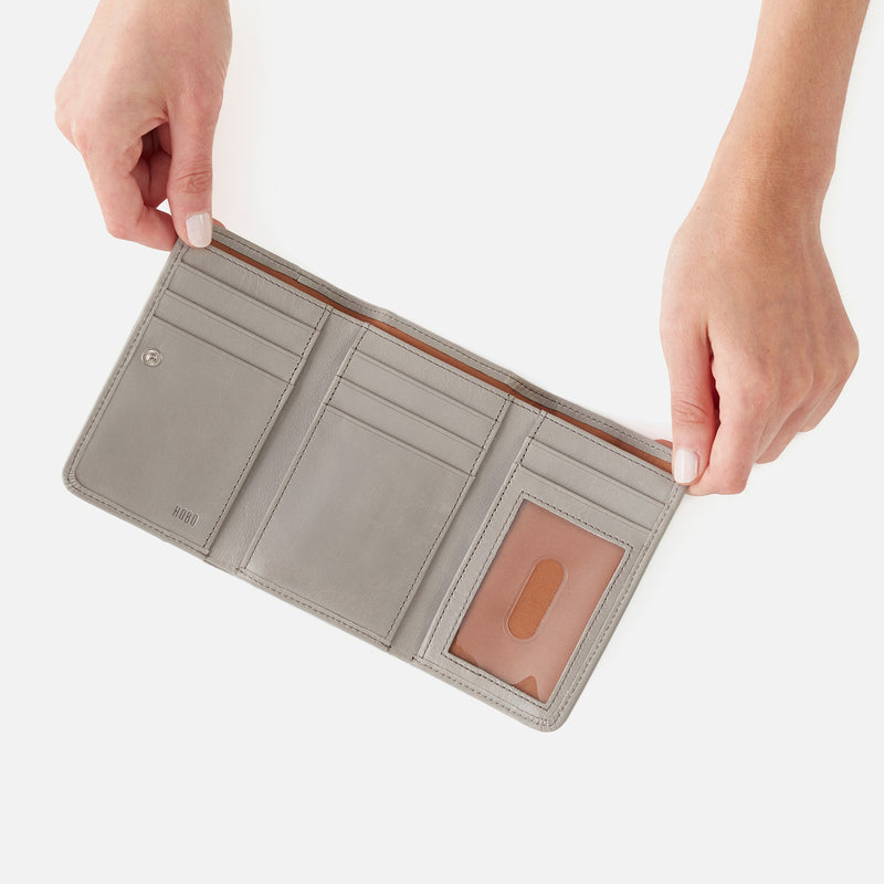 Jill Trifold Wallet in Polished Leather - Driftwood