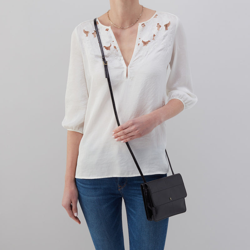 Jill Wallet Crossbody in Polished Leather - Black