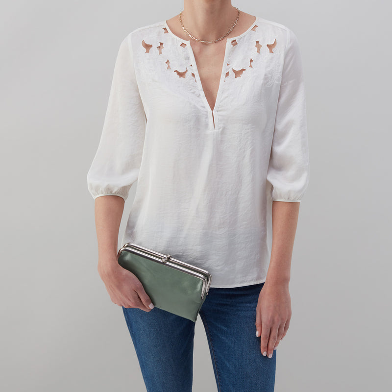 Lauren Clutch-Wallet in Polished Leather - Bottle Green