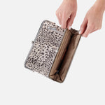 Lauren Clutch-Wallet in Printed Leather - Cheetah Print