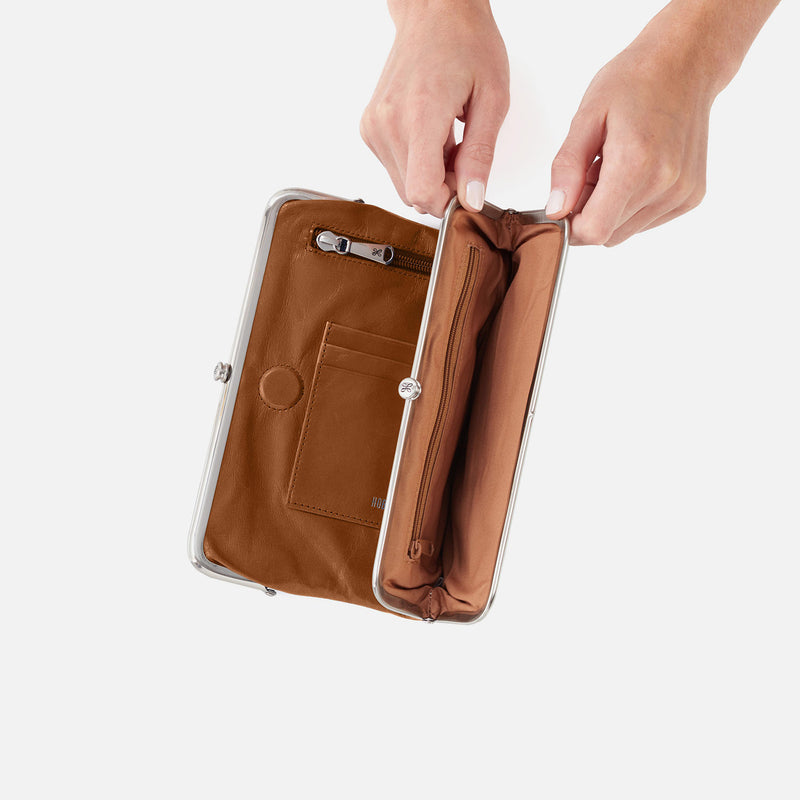 Lauren Clutch-Wallet in Polished Leather - Truffle