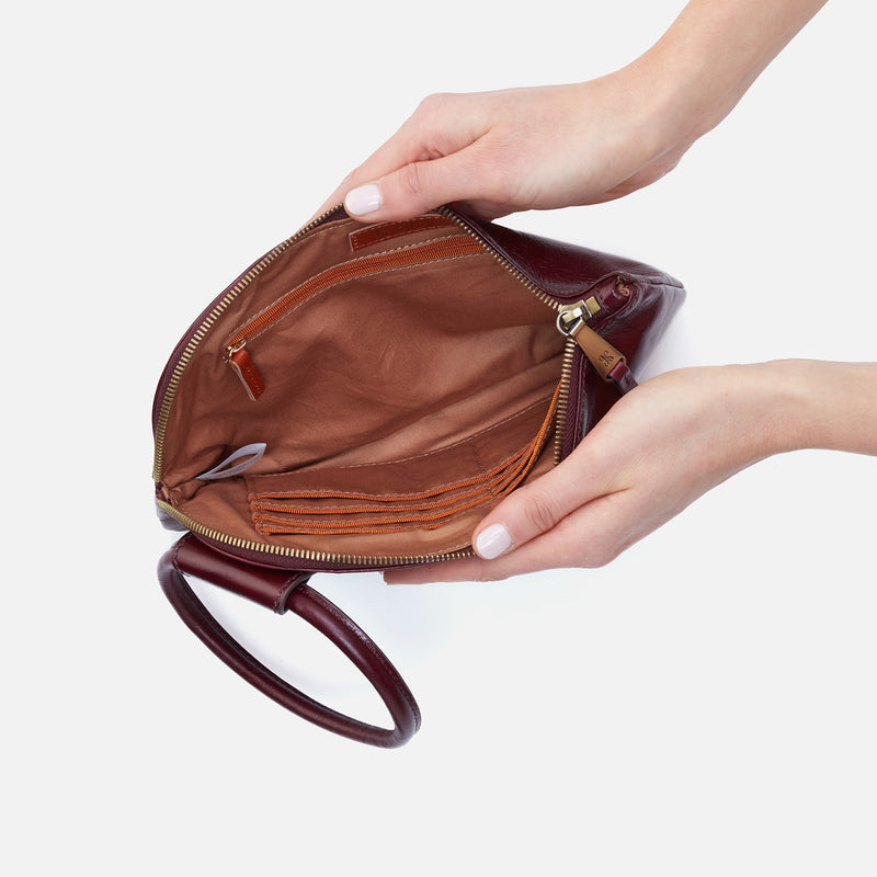 Sable Wristlet in Polished Leather - Merlot