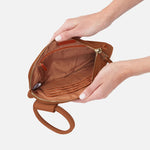 Sable Wristlet in Polished Leather - Truffle