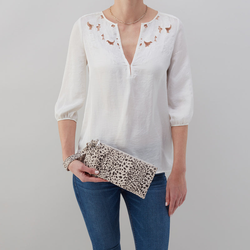 Vida Wristlet in Printed Leather - Cheetah Print